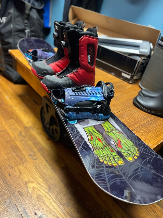 CAPITA HORROR SCORPEスノーボード クイーンゾンビ CAPITA HORROR SCORPEスノーボード クイーンゾンビ